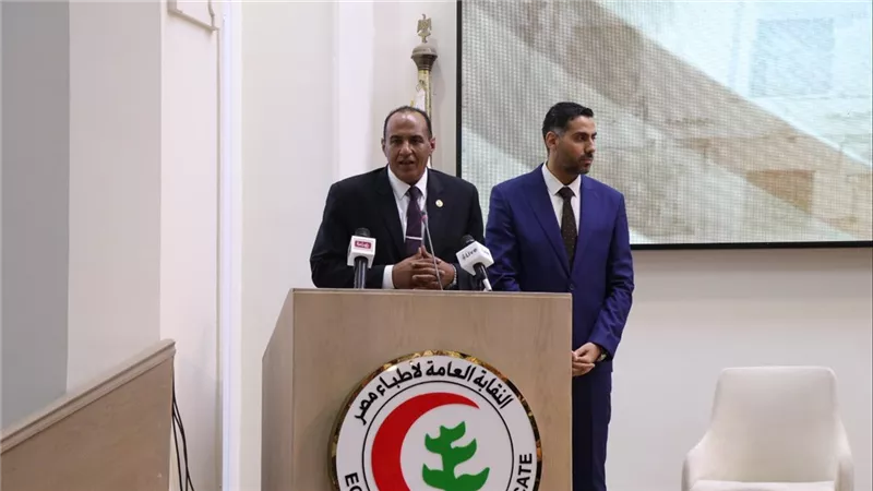 أبو بكر القاضي: قانون المسؤولية الطبية على رأس الأولويات لحماية الأطباء