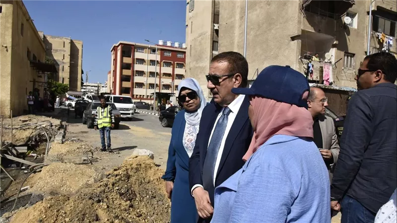 محافظ بورسعيد يتابع سير العمل بمشروع إنشاء سوق العبور النموذجي ببورفؤاد