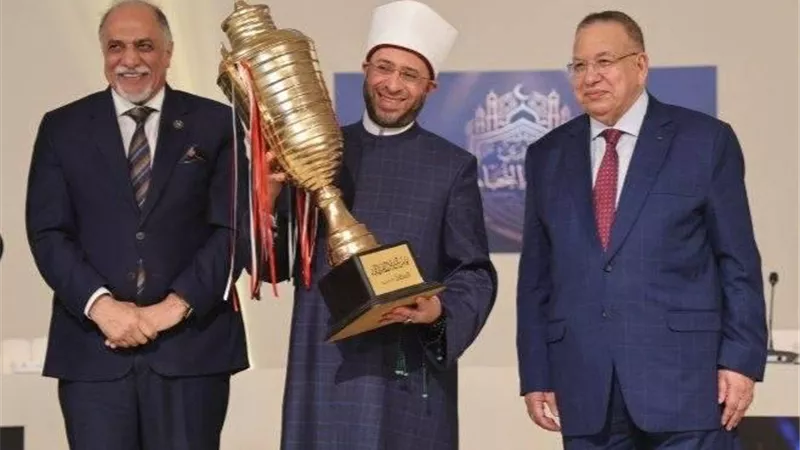 100 ألف جنيه.. فوز فريق ديوان وزارة الأوقاف بدوري النجباء