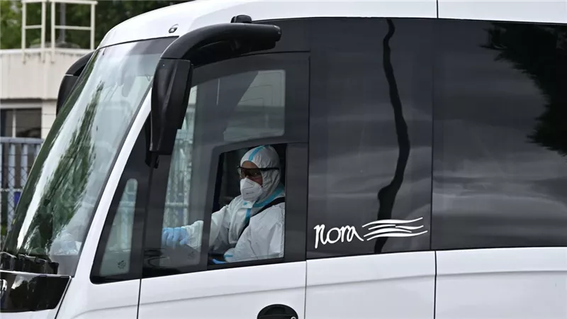 إسبانيا.. وصول 14 شخصا تم إجلاؤهم من السفينة الموبوءة بفيروس هانتا إلى مدريد