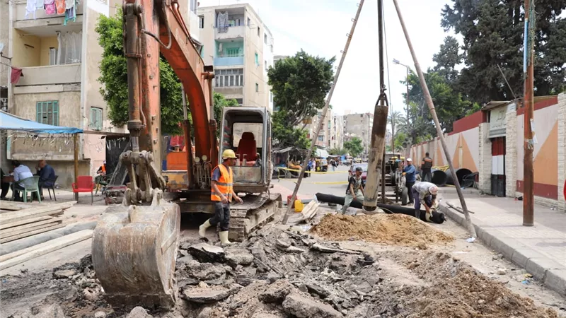 بمنطقة غيط الصعيدي.. الصرف الصحي بالإسكندرية تبدأ تنفيذ مشروع تطوير خط الصرف 