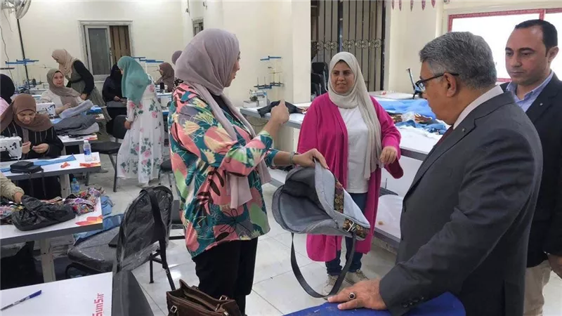 محافظ الدقهلية يتفقد المشاغل والوحدات الإنتاجية التابع للمجلس القومي للمرأة با