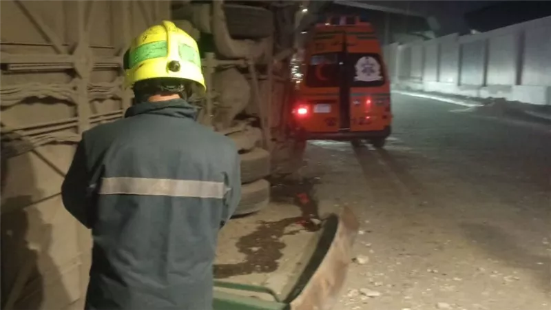 إصابة ٩ أشخاص فى انقلاب أتوبيس نقل عام أعلى كوبري الأباجية بمنشية ناصر