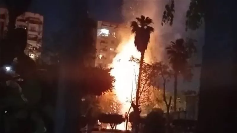 الحماية المدنية تسيطر على حريق بحديقة دار العلوم بالسيدة زينب |صور