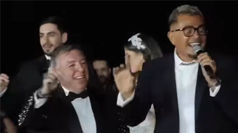  يسرا ورجل الأعمال باسل سماقية .. هل يتعمد عمرو دياب إحراج أصدقائه ؟
