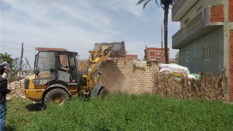 محافظ الغربية: إزالة 32 حالة تعدٍّ على أراضي طرح نهر النيل بفرع رشيد 