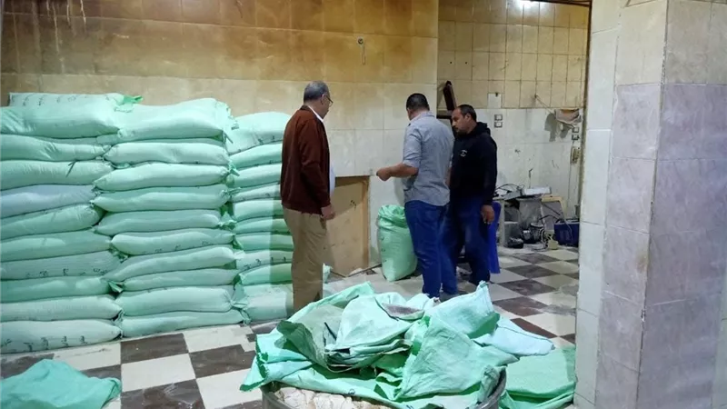 ضبط قرابة طنين من الدقيق خلال حملات تموينية مكثفة على المخابز خلال 24 ساعة