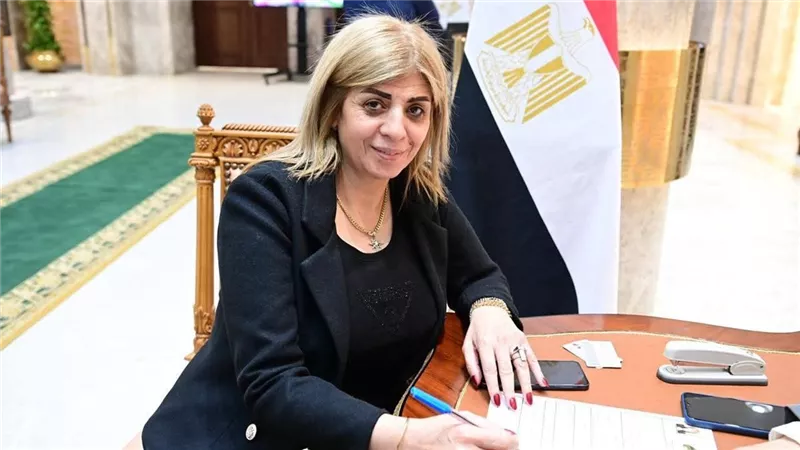 طلب إحاطة بشأن قرار إضافة مواد للمجموع الكلي لطلاب الشهادات الدولية