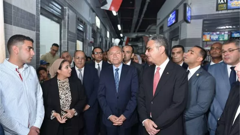 وزير التموين ومحافظ القاهرة يفتتحان معرض «أهلاً بالعيد» بحدائق القبة