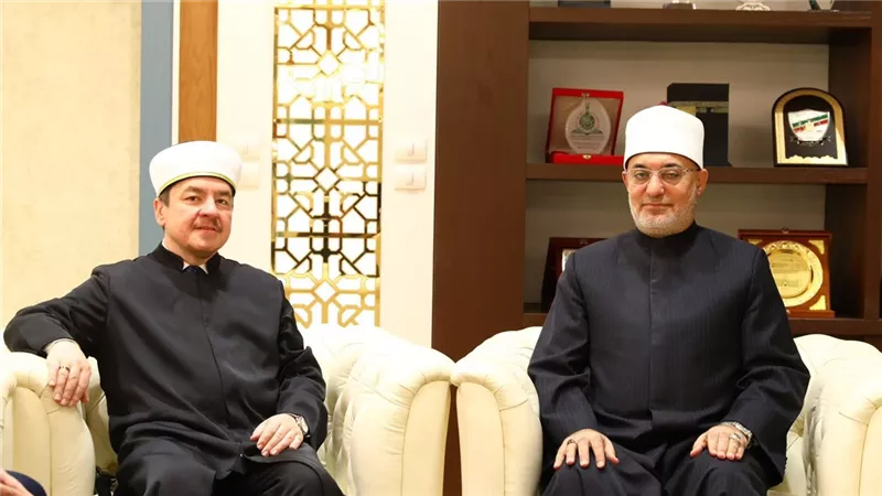 مفتي الجمهورية يستقبل مفتي بولندا لبحث سبل تعزيز التعاون المشترك