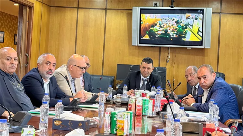 غرفة الصناعات النسيجية تبحث تطوير التعليم الفني وزيادة صادرات القطاع المصري