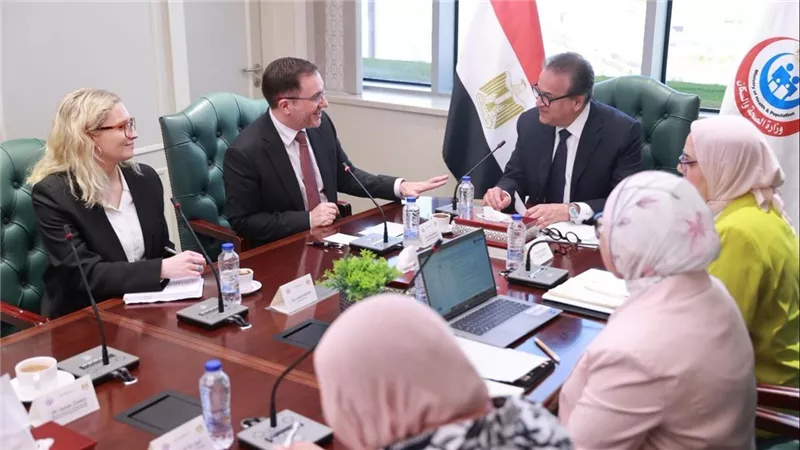 عبدالغفار يستقبل سفير بريطانيا لدى مصر لبحث تعزيز التعاون المشترك