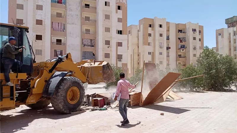 حملة مكبرة لإزالة الإشغالات والتعديات بمدينة الشهداء بالسويس ضمن الموجة 29