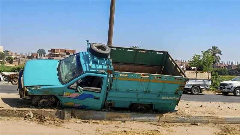 إصابة 9 أشخاص في انقلاب سيارة ربع نقل بطريق 36 الحربي بالإسماعيلية