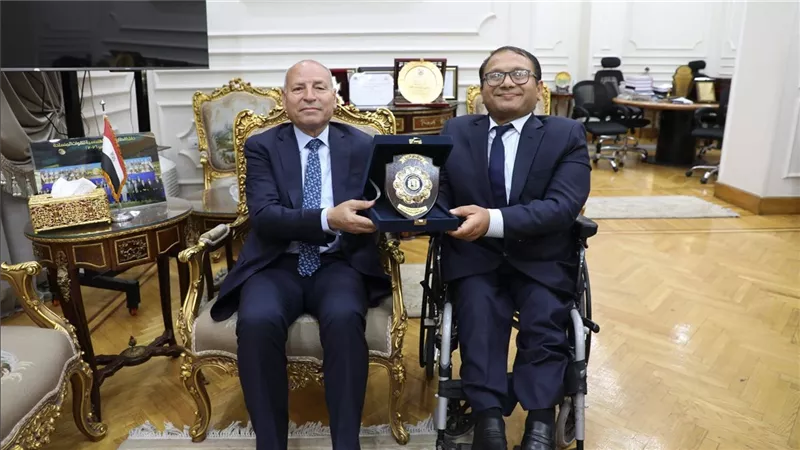 محافظ القاهرة يبحث مع سفير نيبال سبل تعزيز التعاون المشترك | صور 