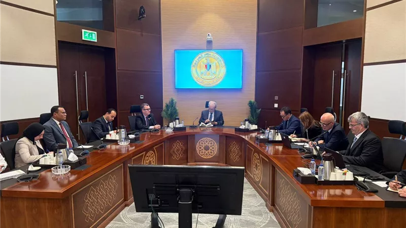 حسين عيسى يبحث مع البنك الدولي تطوير إدارة الاستثمارات العامة