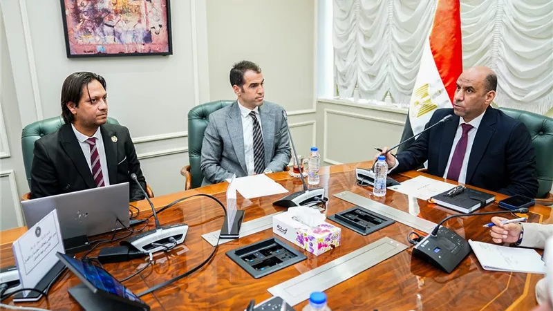 وزارة العمل تبحث مع رجال أعمال أتراك تعزيز الاستثمار الصناعي في مصر