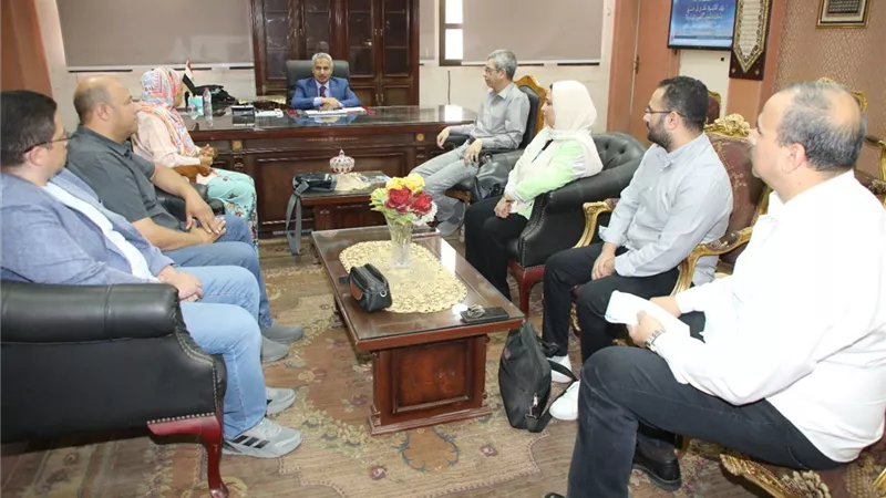 محافظ بنى سويف يوجه مسئولي المياه بالتنسيق مع الهيئة لإعداد وتنفيذ رؤية شاملة