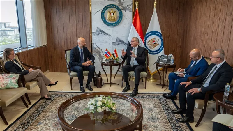 وزير البترول يبحث مع سفير النرويج التعاون بمجال الطاقة الخضراء والبحث عن الغاز