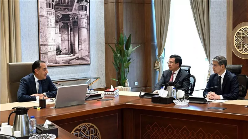 رئيس الوزراء يستقبل رئيس وكالة أنباء شينخوا الصينية والوفد المرافق له
