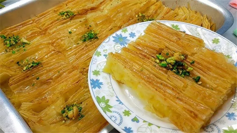 طريقة عمل الجلاش الحلو بدون حشو.. خطوات سهلة ومختلفة للجلاش 