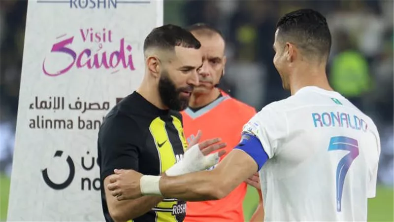 النصر والهلال.. رونالدو يتحدى بنزيما في التشكيل الرسمي لديربي السعودية