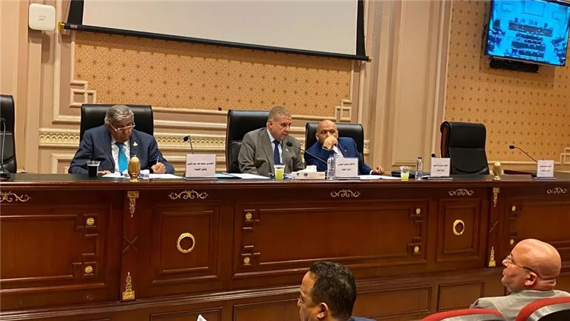 زراعة الشيوخ توصي بتدريب المزارعين على استخدام الميكنة الزراعية الحديثة