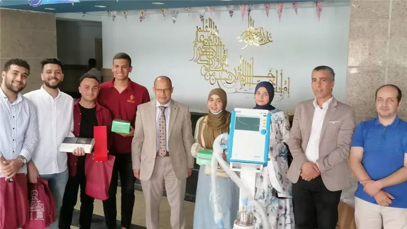 «ويبقى الأثر».. دفعتا طب الأزهر بأسيوط يدعمون المستشفى الجامعي بأجهزة حديثة