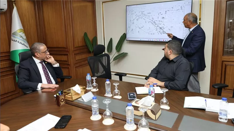 محافظ الجيزة: مشروعات الصرف الصحي الجارية تسهم في تحسين البنية التحتية