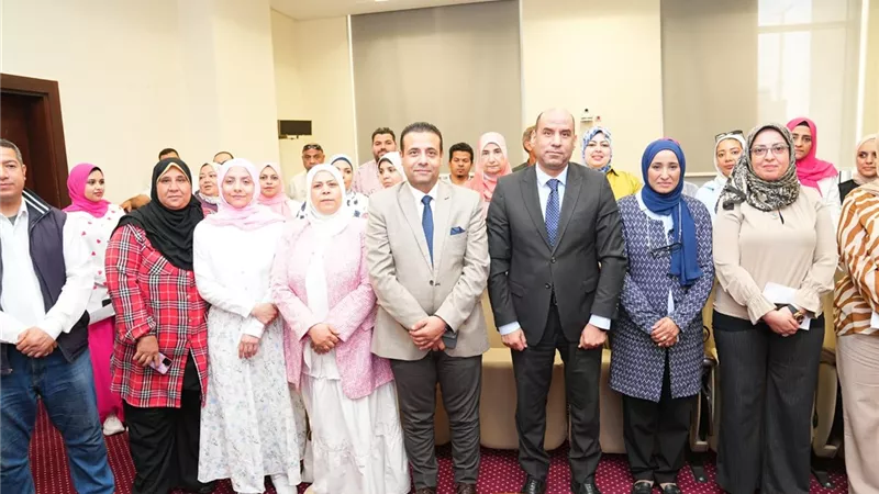 «معًا من أجل بيئة عمل منتجة».. تحركات حكومية لدعم الصحة النفسية ومواجهة التنمر