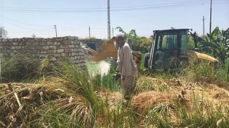 محافظ أسوان: التنسيق مع اللجنة الوزارية وإزالة وإسترداد ١٢ قطعة  