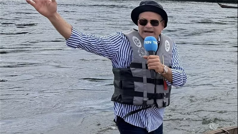 نشأت الديهي يقدم حلقة من أوغندا برسالة شاعرية عن النيل: «يا ساحر الغيوب»
