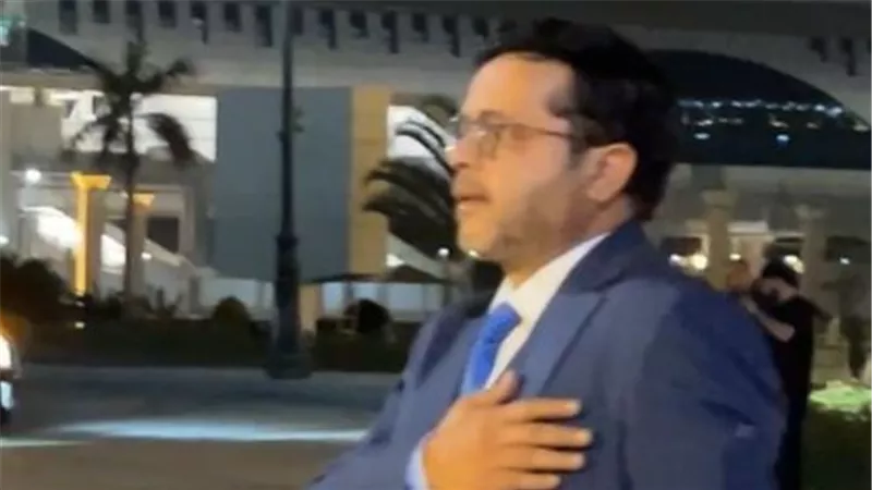 محمد هنيدي يحضر عزاء عبدالرحمن أبو زهرة |صور وفيديو
