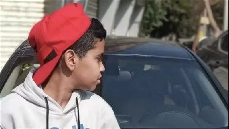 «ساعدوني أجيب حق بابا» استغاثة مؤثرة من طفل تهز السوشيال ميديا