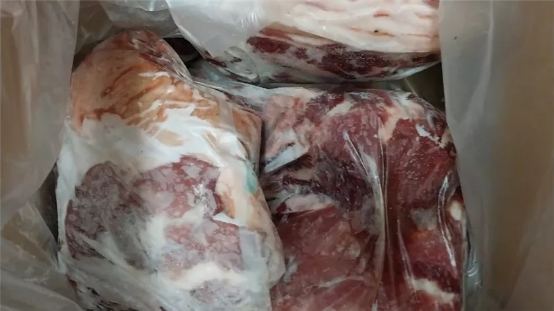 بينها ٣٢٥ كيلو لحوم خنزير.. ضبط 600 كجم من الأغذية الفاسدة ببورسعيد