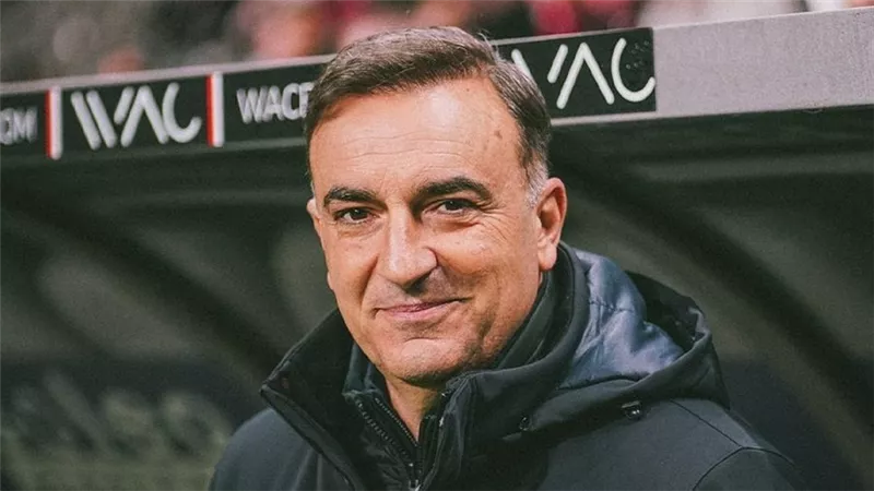 لديه لقبان وبدون نادي حاليا.. من هو كارلوس كارفالهال المرشح الأقرب لتدريب الأهلي؟