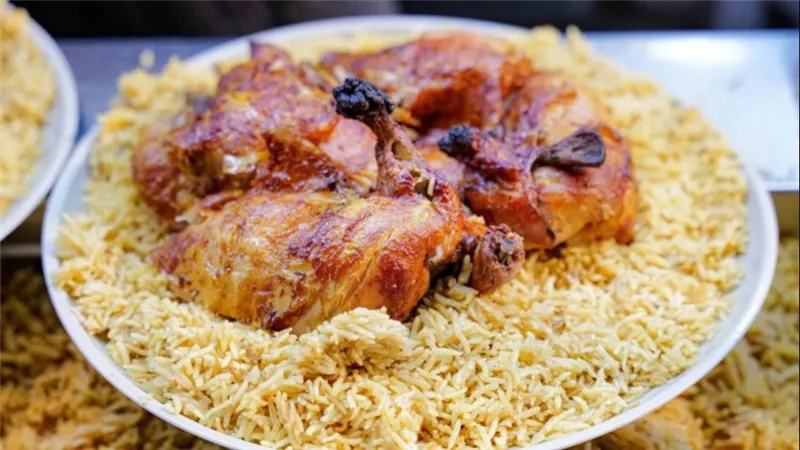     هل الاعتماد على الدجاج والأرز فقط يضعف حرق السعرات؟
