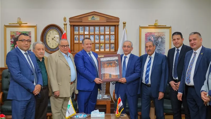 نقيب المهندسين يبحث تعزيز التعاون المشترك مع وفد نقابة مهندسي الأردن
