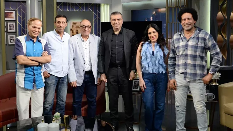 نجوم مسرحية «ابن الأصول» ضيوف عمرو الليثي الإثنين المقبل