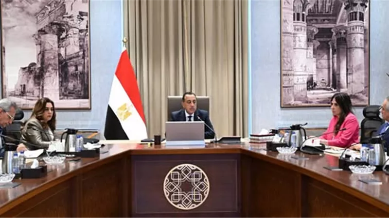 رئيس الوزراء يوجه بتبسيط وتسريع إجراءات التصالح على مخالفات البناء
