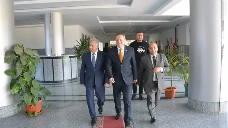 وزير الاثار الأسبق يشيد بتطور جامعة دمياط والتميز البحثي داخل كلياتها
