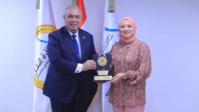 الإسكندرية تحتفي بالمرأة.. ودعوات لتعزيز المساواة وتمكين الكفاءات النسائية