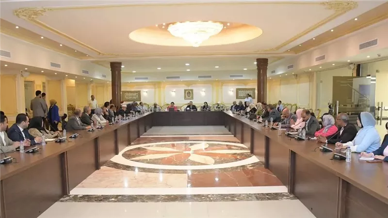محافظ بورسعيد يشهد اجتماع المجلس الإقليمي للسكان لاستعراض خطة 2026-2027