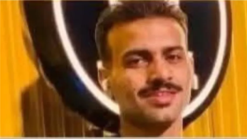 انهيار أسرة دليفري خلال تشييع جنازته ببورسعيد وسط حالة من الحزن