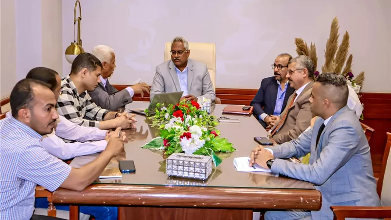 نائب محافظ سوهاج يعقد اجتماعا لبحث تطوير المواقع الأثرية ودعم تكتل السياحة