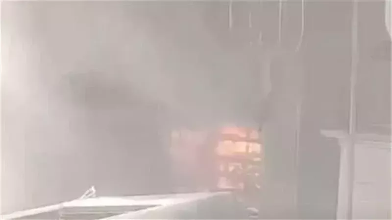 السيطرة على حريق التهم مطعم بشارع الملكة بالعشرين فيصل