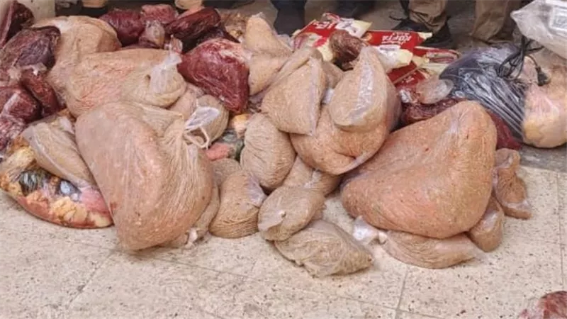 محافظ أسيوط: ضبط 1264 قطعة حلوى ومنتجات غذائية و171 كجم لحوم ودواجن غير صالحة 