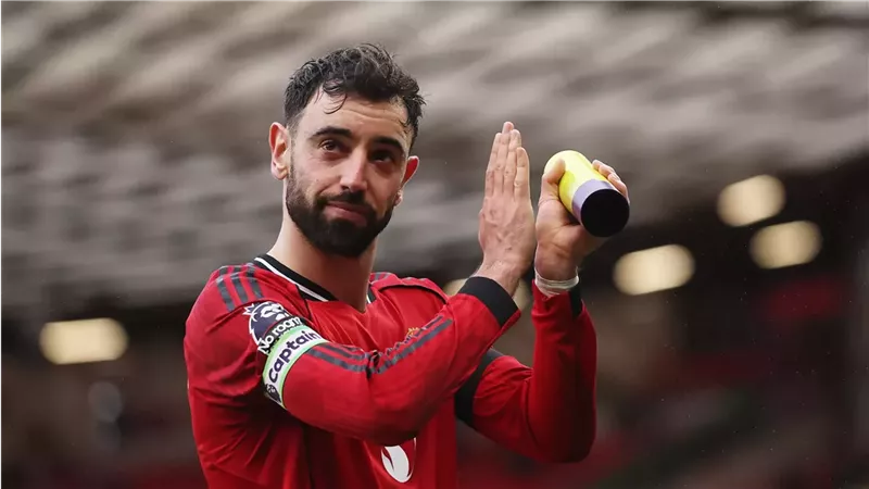 بتصويت اللاعبين.. برونو فيرنانديز لاعب الموسم في مانشستر يونايتد