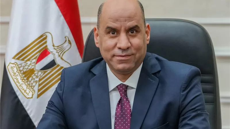 بتوجيهات رئاسية.. بدء صرف منحتين للعمالة غير المنتظمة بـ 27 محافظة اليوم