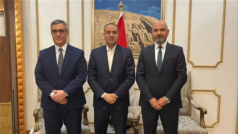 الدكتور حسن مصطفى يستقبل وزير الرياضة الجزائري قبل نهائي الكونفدرالية 